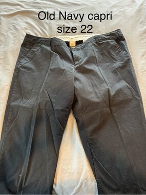 Old Navy Black Chino Capris